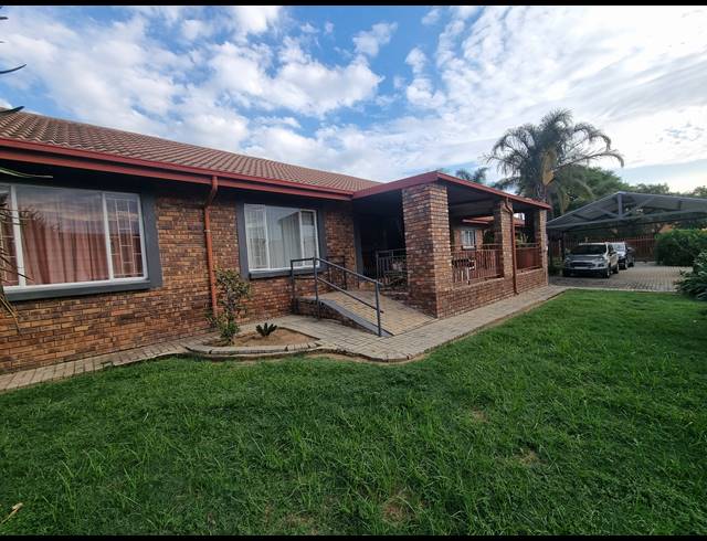 5 BEDROOM FREEHOLD FOR SALE IN THE REEDS